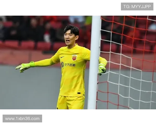 国足8分钟连失两球颜骏凌发火